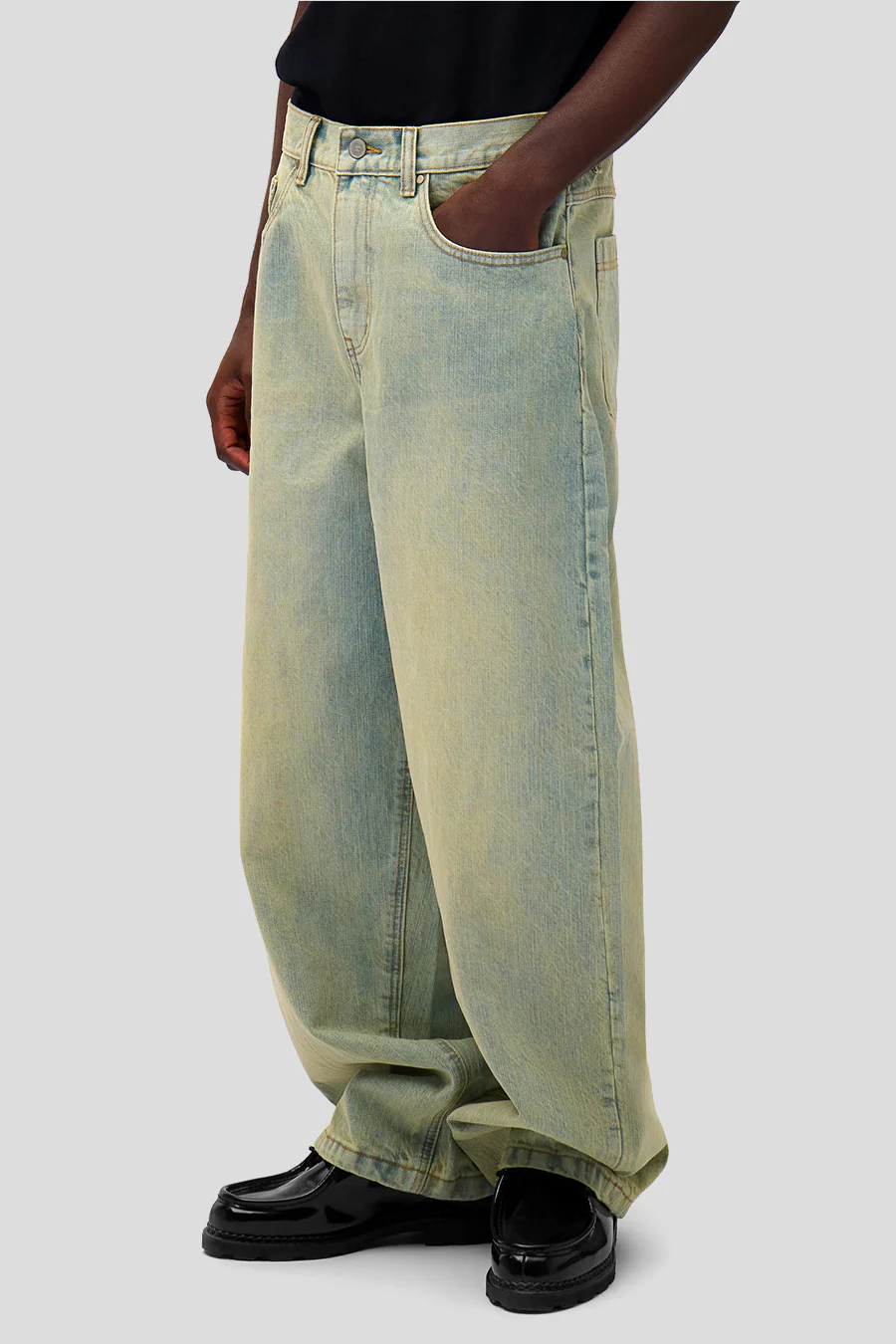 PANTALON EN DENIM BLEU DÉLAVÉ