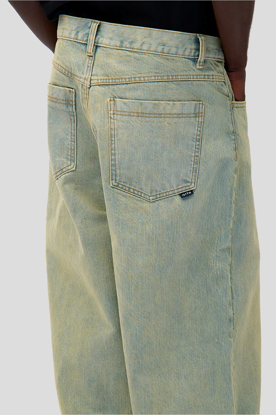 PANTALON EN DENIM BLEU DÉLAVÉ - Image 2
