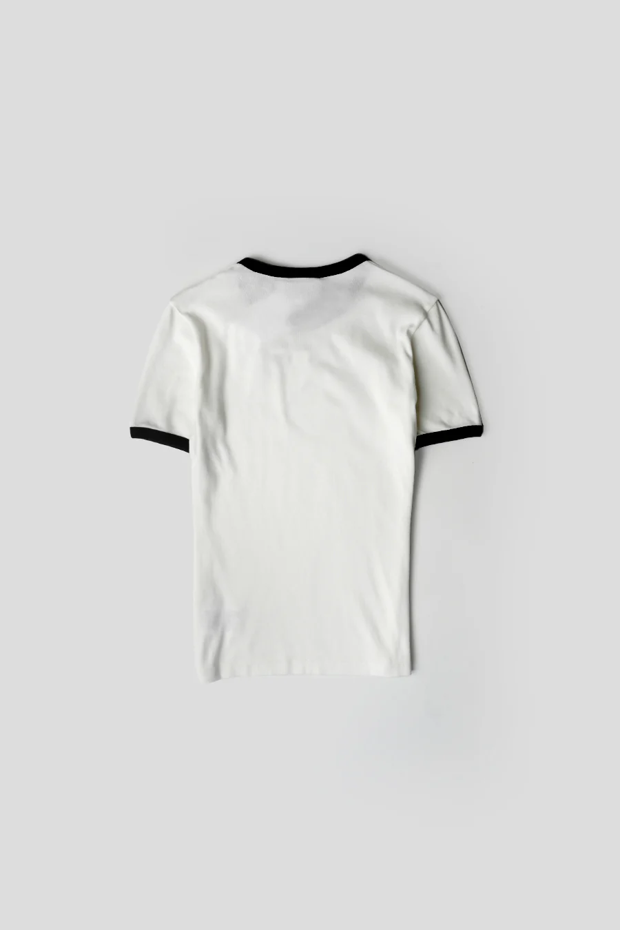 T-SHIRT CONTRASTE BLANC ET NOIR - Image 3