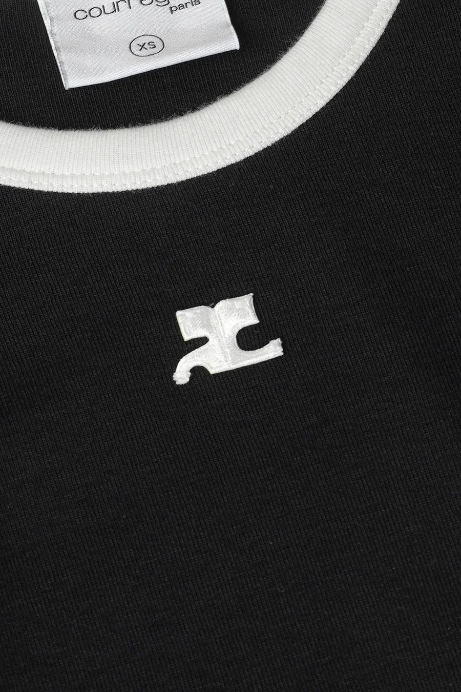 T-SHIRT CONTRASTE NOIR ET BLANC - Image 2