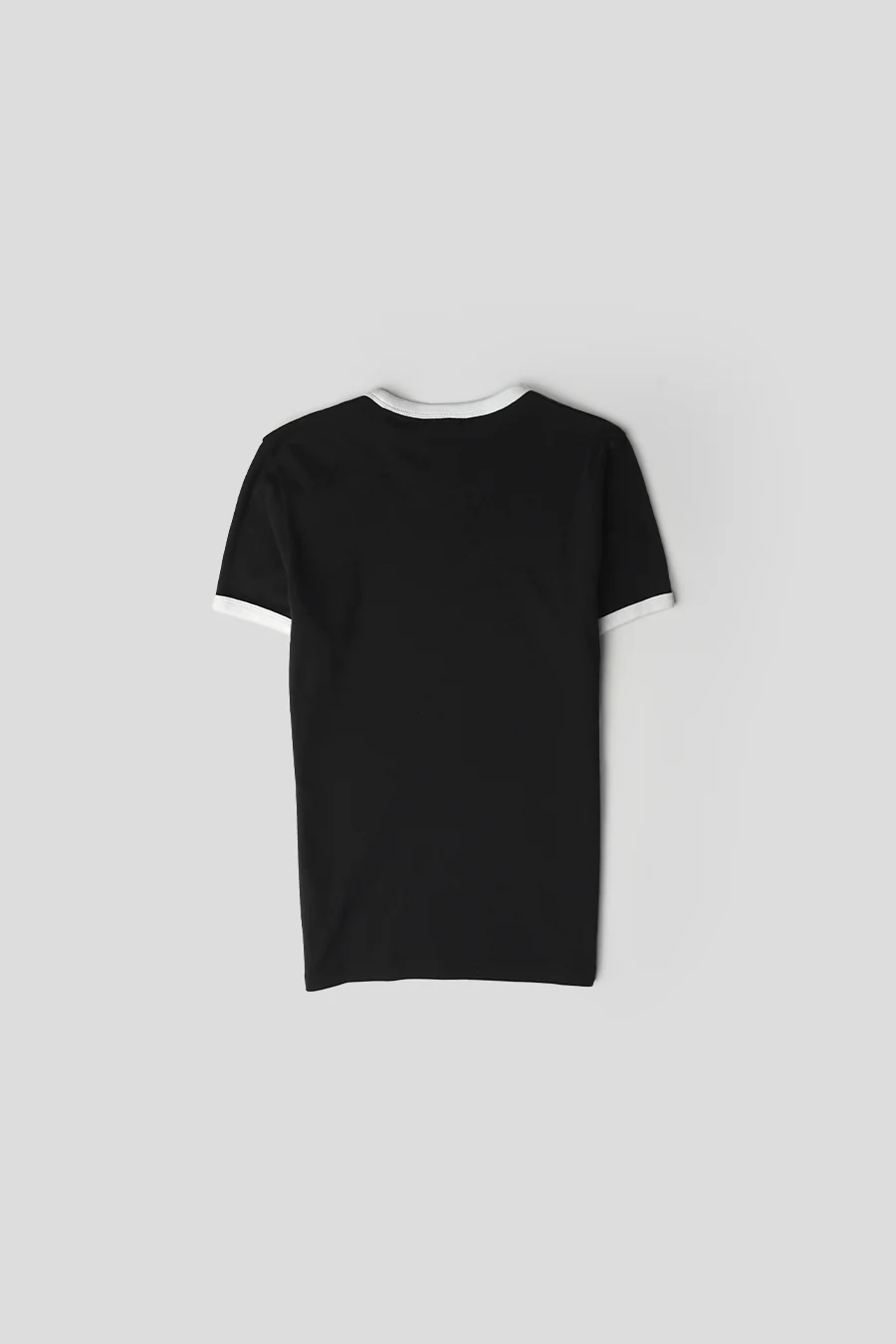 T-SHIRT CONTRASTE NOIR ET BLANC - Image 3
