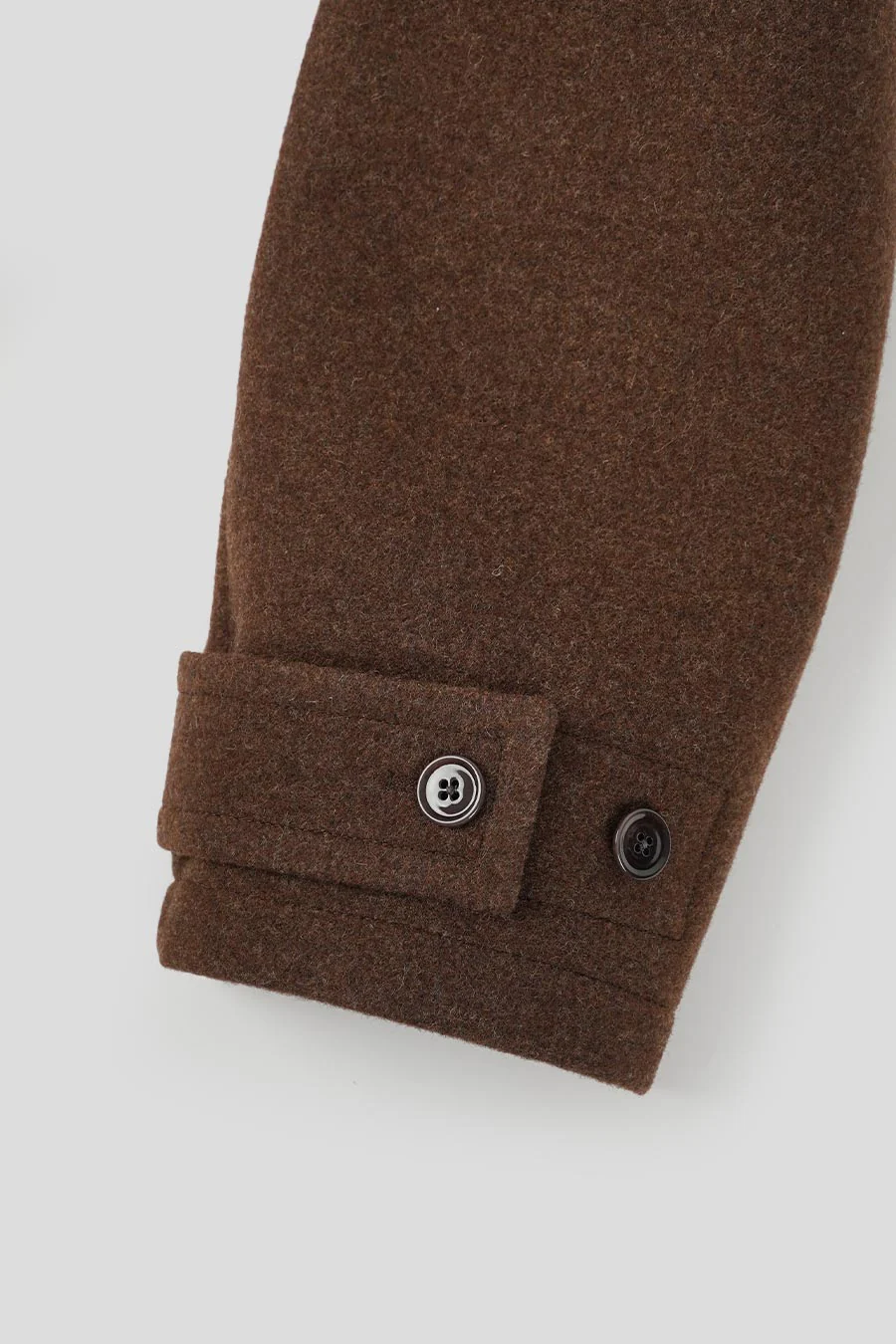MANTEAU ENVELOPPANT À SURPIQÛRES CONTRASTÉES MARRON - Image 8