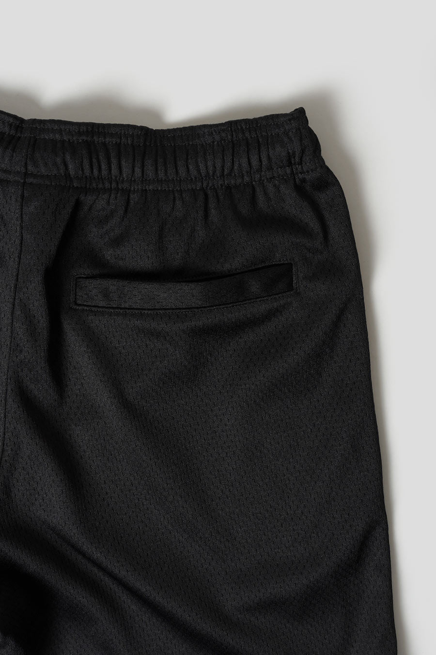 SHORT DE SPORT EN MAILLE NOIR - Image 3